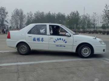 鹏飞驾校