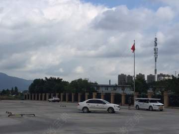 勤奋驾校