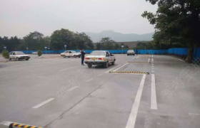 重庆路丰驾校