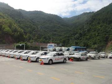 夔门驾校