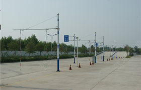赤峰阳光驾校