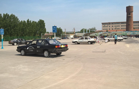 焦作万里驾校