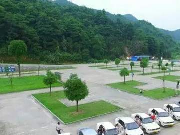鸿鹤驾校