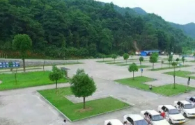 岳阳鸿鹤驾校