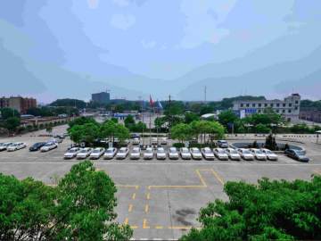 鹭盈盛驾校