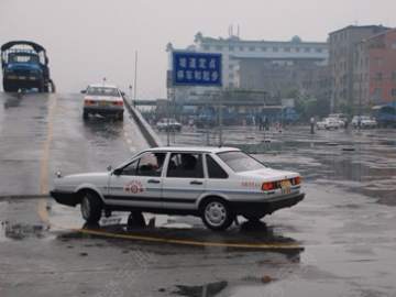 胜威驾校
