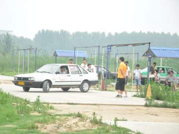鸿泰驾校