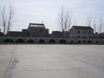 日成汽校