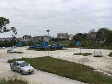 蓝天驾校