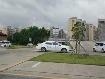 飞龙驾校