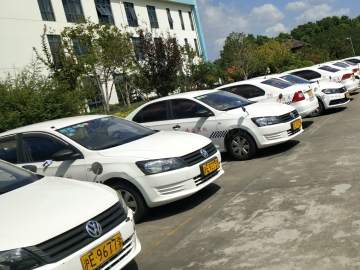 前卫驾校