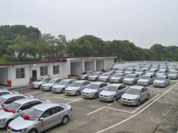 巨龙驾校