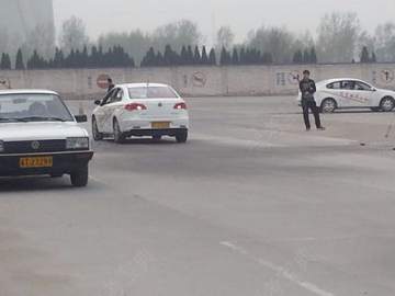 万通驾校