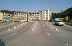 宜春鸿通驾校
