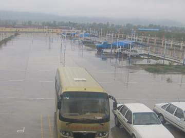 鸿运驾校