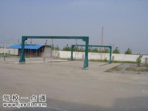 鲁安驾校